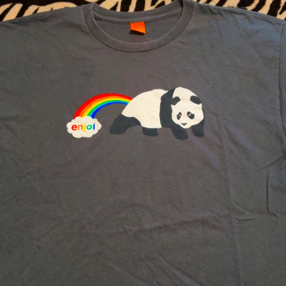 💥ENJOI PANDA 🐼 Rainbow 🌈 Short sleeve T 💥